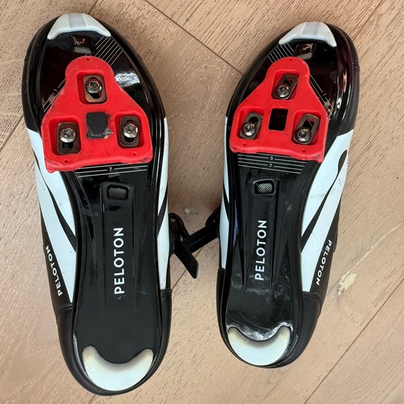 Peloton Cycling Shoes - Picture 9 of 9
